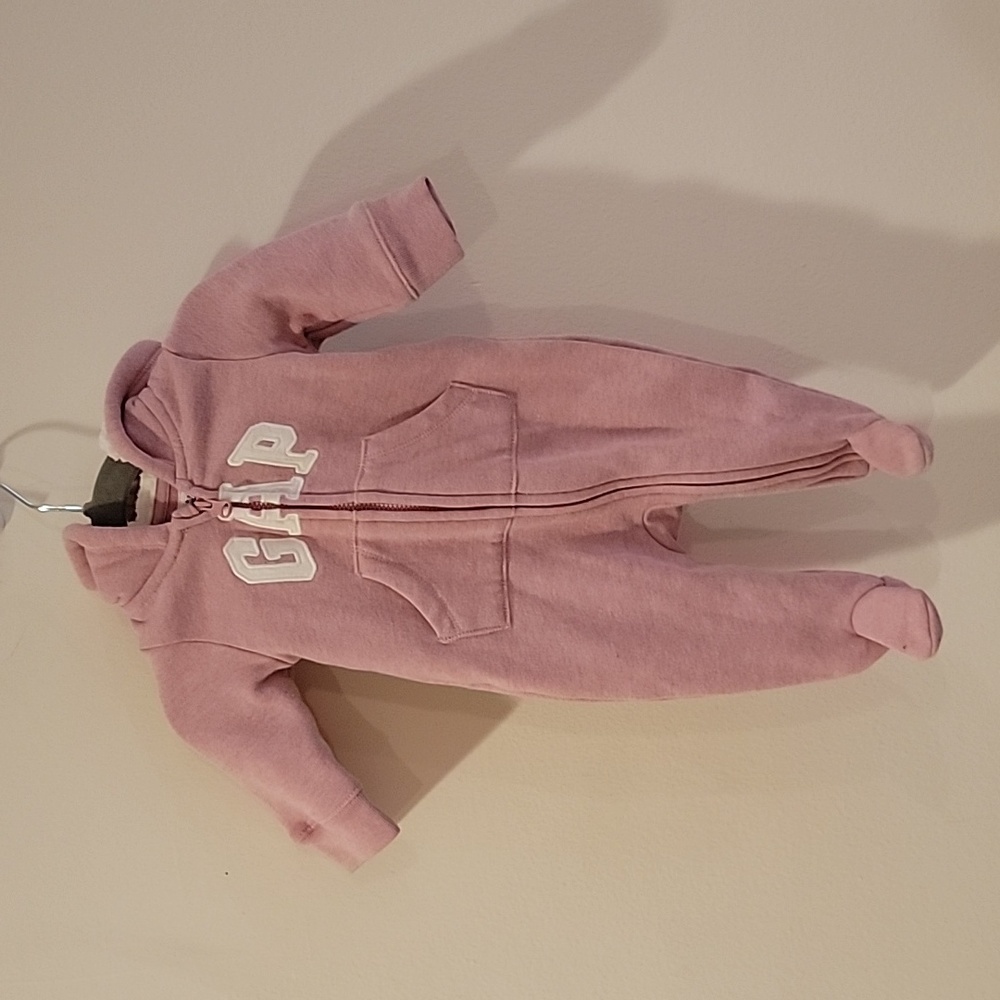 Baby Gap Baby girl sherpa hooded jumpsuit warm jacket hoody size 0- 3 months